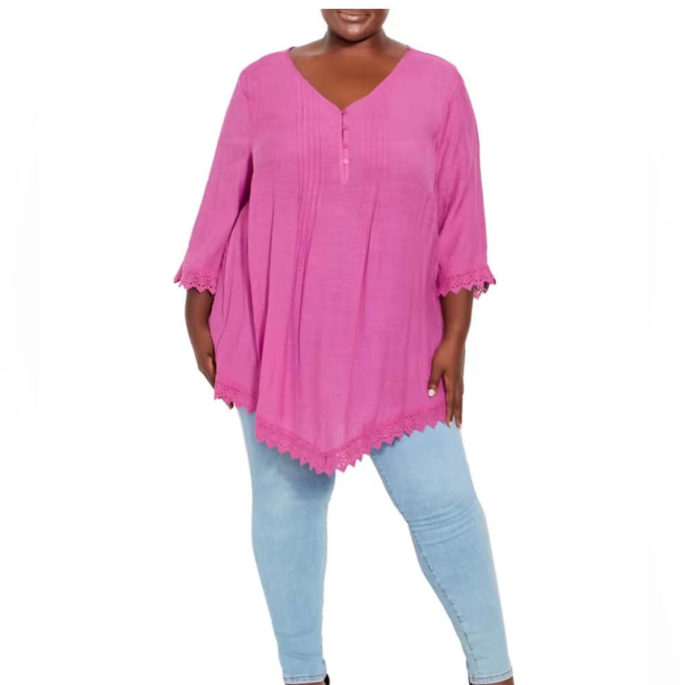 Beautiful pin tuck lace top avenue 26/28